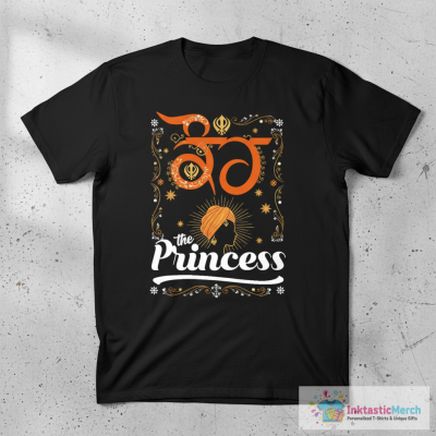Kaur - The Princess - Sikh female surname T-Shirt