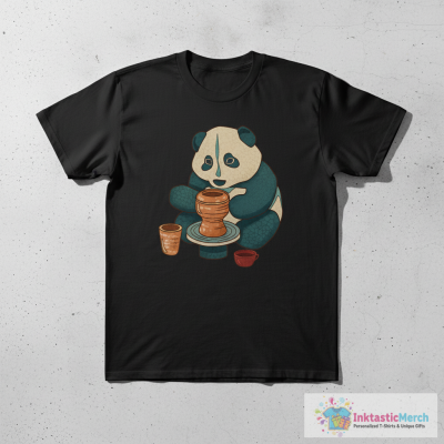 Panda loves pottery T-Shirt