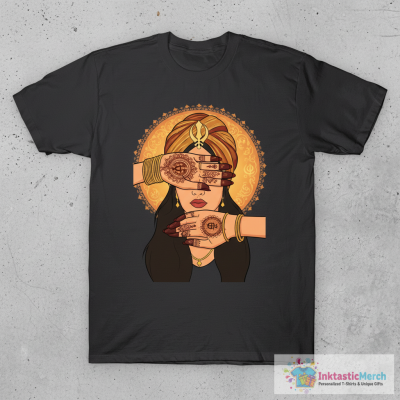 Punjabi girl showing her henna mehndi - sikh girl - Indian beauty - desi girl -Indian traditions - Indian Aesthetics T-Shirt