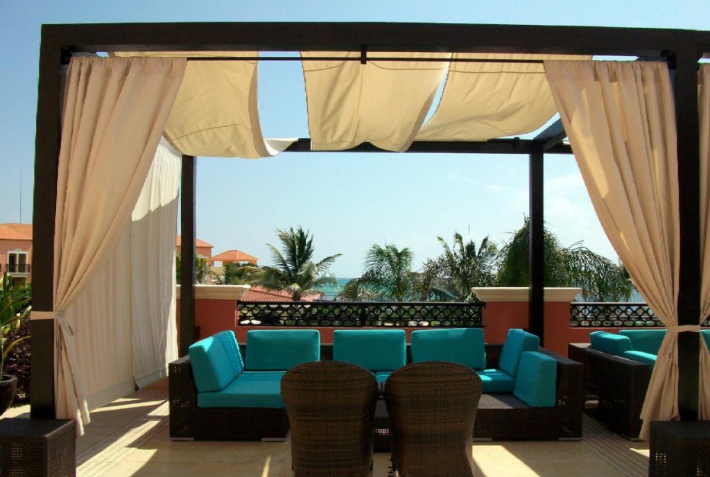 Tips and Tricks for Maintaining Clean Curtains Between Washes