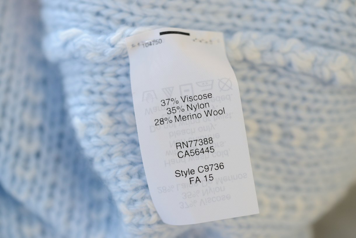 assets2f58e9d3cf0a1a474bb14df9285f98241d2f2dddfcfb58784cbebb8445b9f8978c95 Viscose care tag