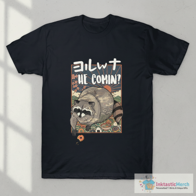 Oh Lawd He Comin' Thicc Racoon T-Shirt